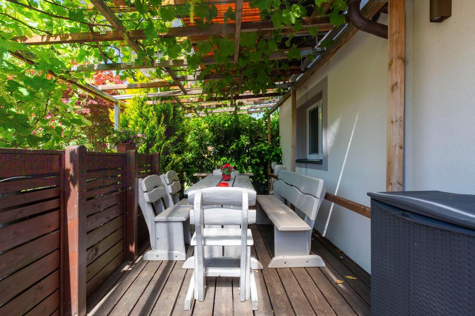 Bnb Comfort Guesthouse Olten - Lostorf Екстер'єр фото